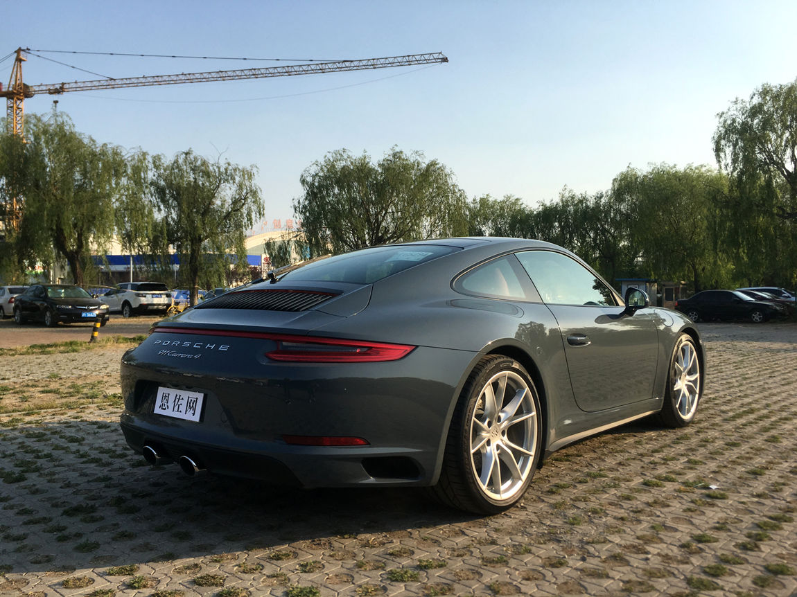 保时捷 911 carrera 4 石墨蓝 交付江苏常州客户
