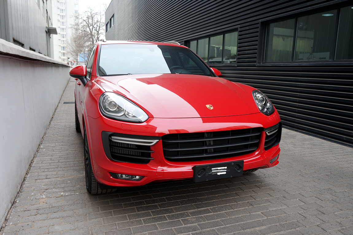 保时捷 cayenne gts 胭脂红/黑内 交付福建厦门客户