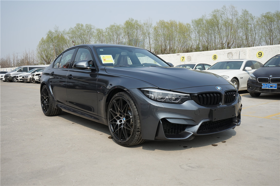 宝马m3 矿石灰/萨基尔橙内 现车优惠18个点