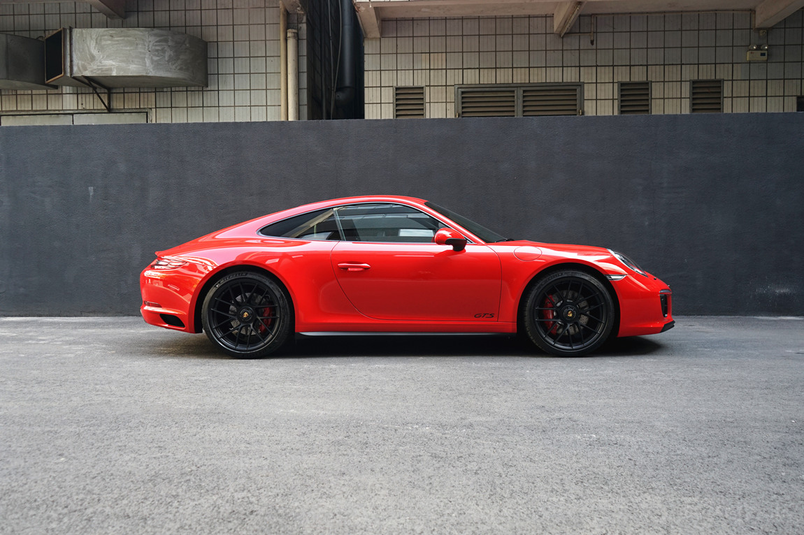 保时捷 911 carrera gts 卫红/黑内 交付江苏宿迁客户