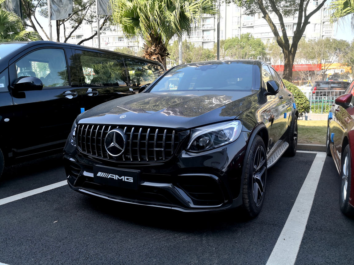 奔驰glc63coupe,奔驰gle53coupe 奔驰glc63amgcoupe黑外黑内现车优惠9万元