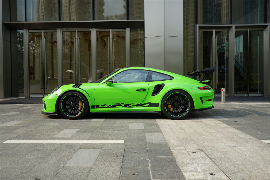 保时捷 911 gt3rs 蜥蜴绿/蜥蜴绿 2018年12月上牌 788