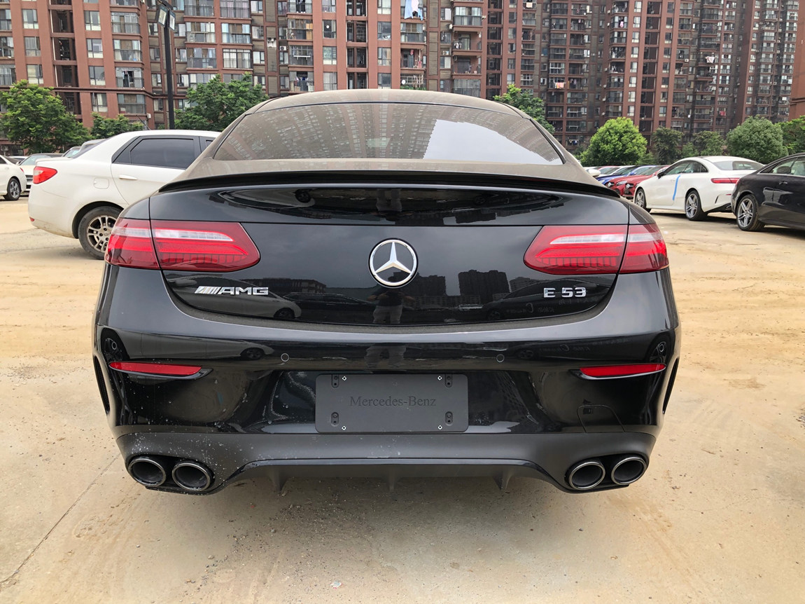 奔驰e53amgcoupe黑外黑内现车优惠14万元