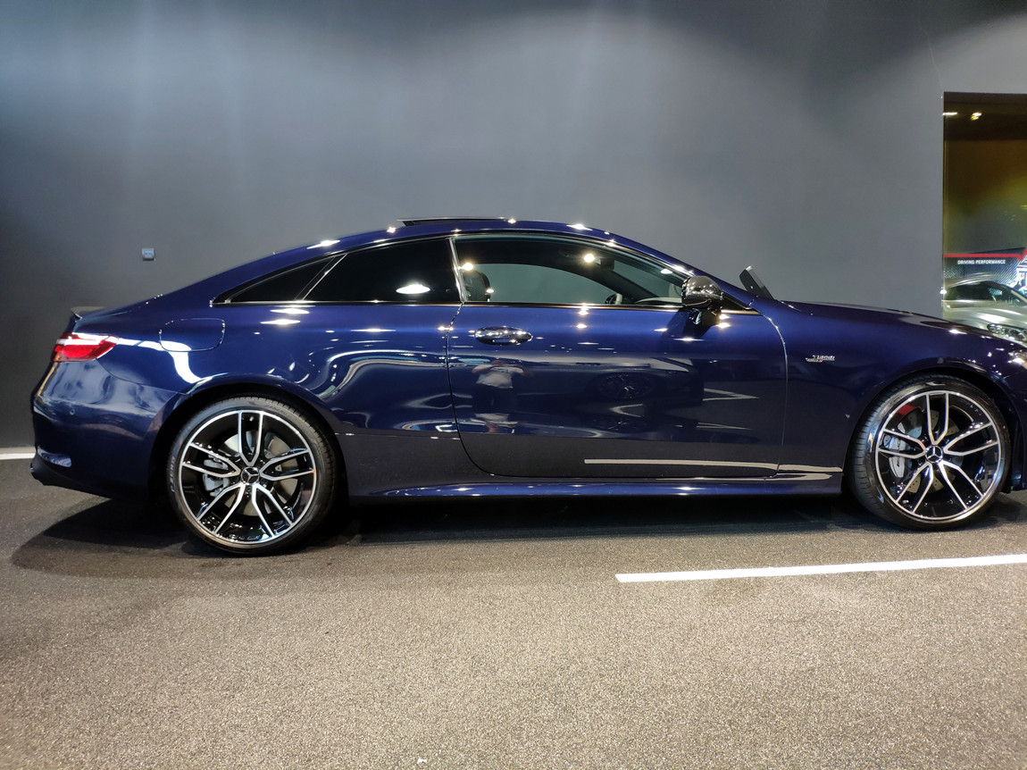 奔驰e53 amg coupe 宝石蓝/黑内 现车优惠12万元