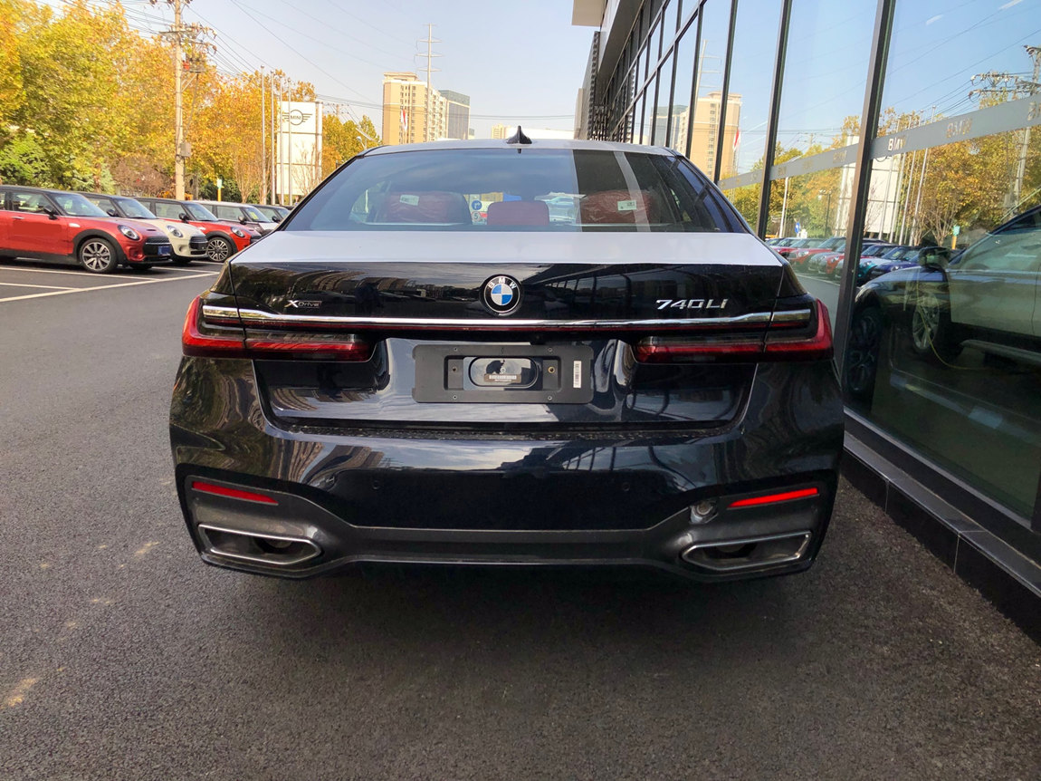 宝马740li xdrive 行政型 m运动套装 蓝晶黑/云锦红 现车优惠19个点