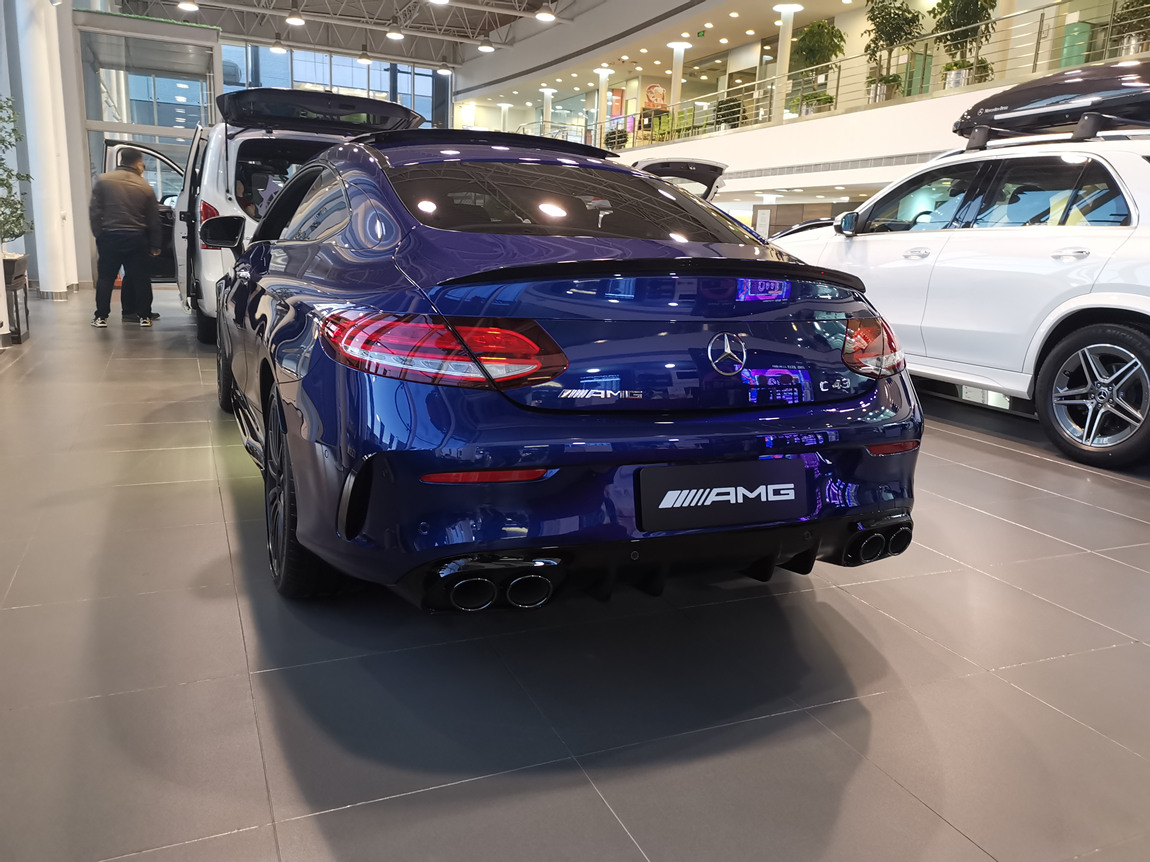 奔驰c43 amg coupe 蓝外黑内 现车优惠3万元
