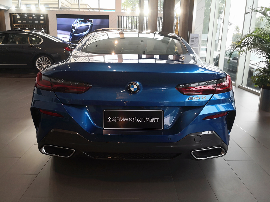 宝马840i 双门轿跑车 m运动套装 蓝外/棕内 现车优惠10个点