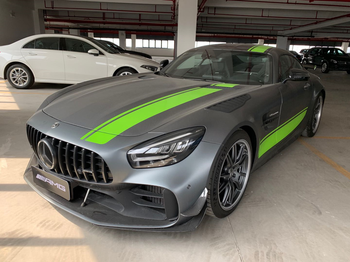 奔驰amg gtr pro 哑光石墨灰/黑内 现车优惠29.5万元