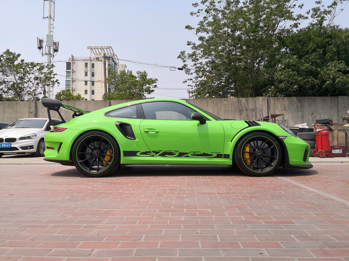 保时捷 911 gt3 rs 蜥蜴绿/黑绿 交付四川成都客户