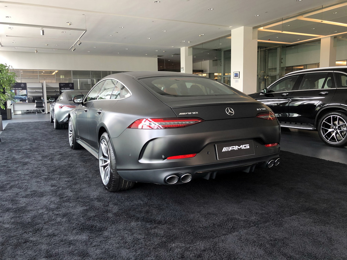 奔驰gt50 amg 哑光石墨灰/红内 现车优惠8万元