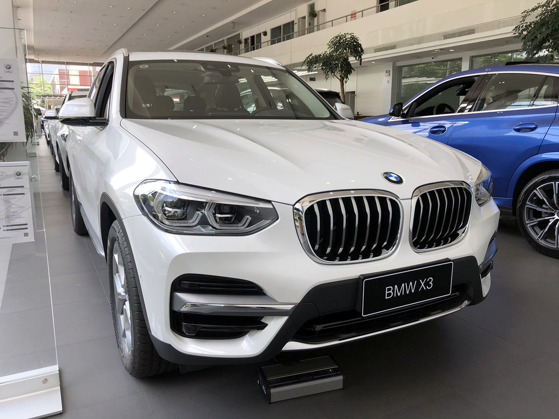 宝马x3 xdrive30i 领先型 m运动套装 矿石白/摩卡 现车优惠13个点
