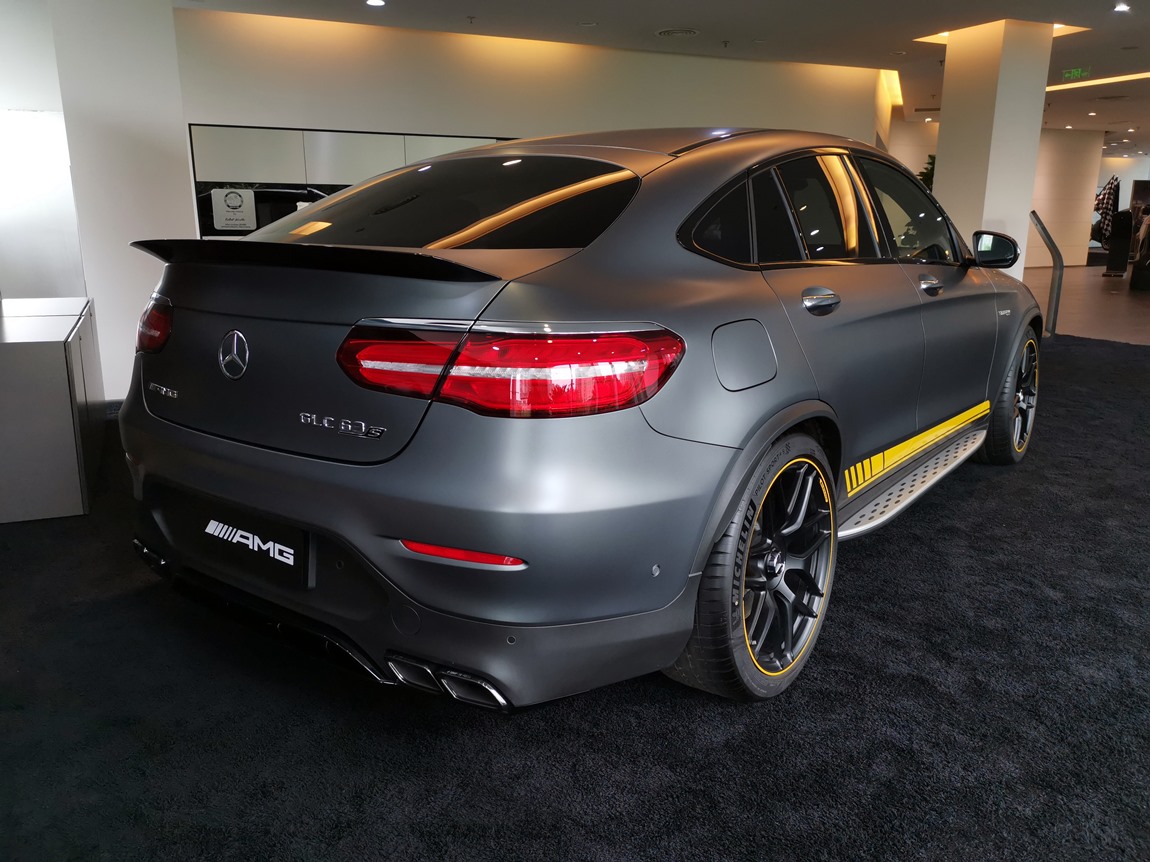奔驰amg glc63 s coupe 亚光灰/黑内 现车优惠15万元