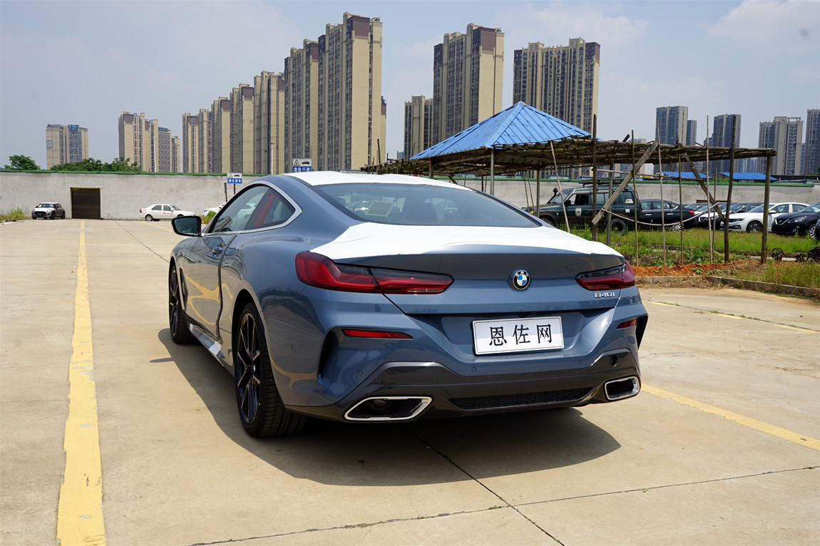 宝马840i 双门轿跑车 巴塞罗那蓝/干邑 现车优惠8个点