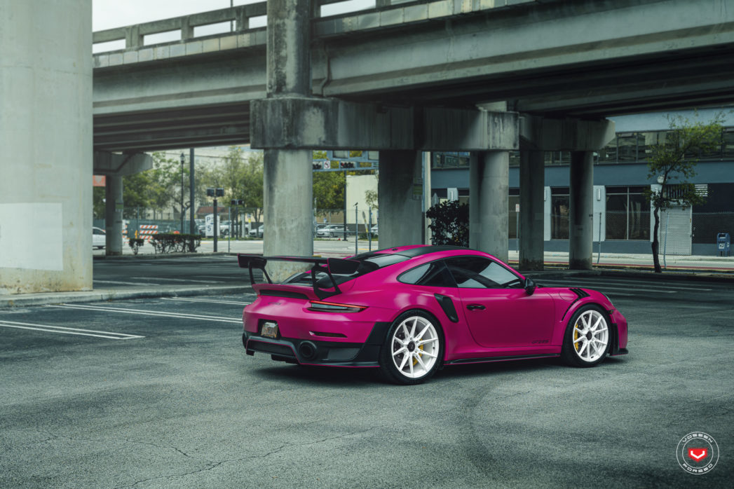 考虑到992这一代的gt3以及后续的gt3 rs车型可能不再引进国内,导致gt2
