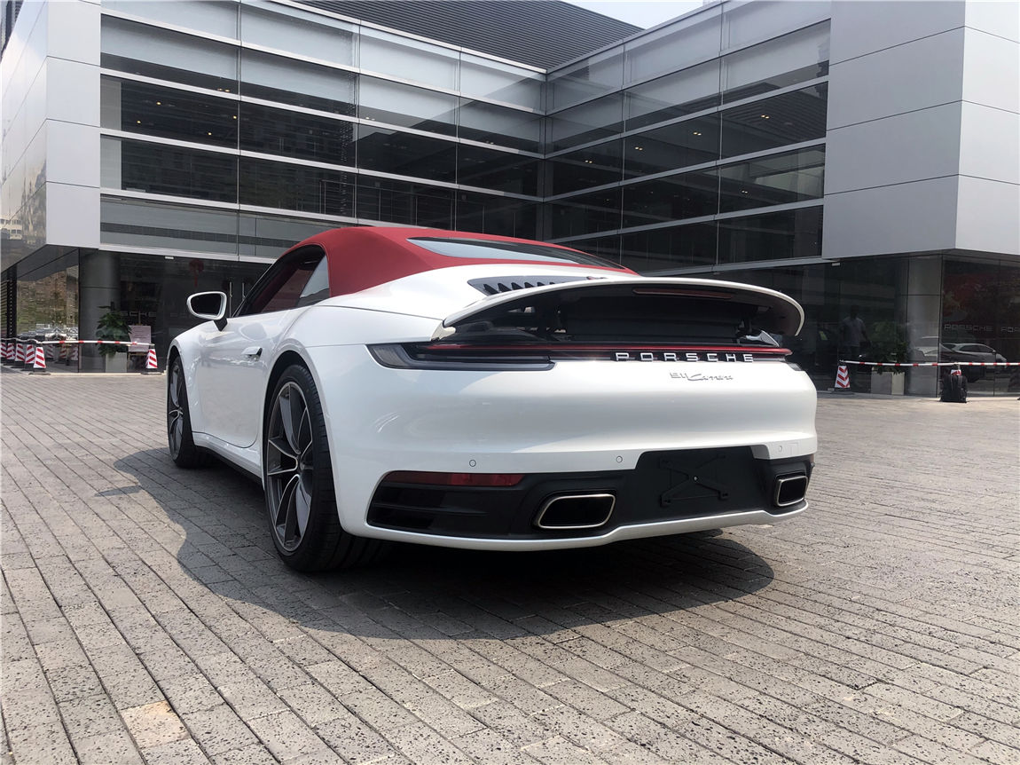难以置信的价格保时捷911 Carrera敞篷版交付三亚客户 最新交付 恩佐网 难以置信的价格保时捷911 Carrera敞篷版交付三亚客户 最新交付 恩佐网